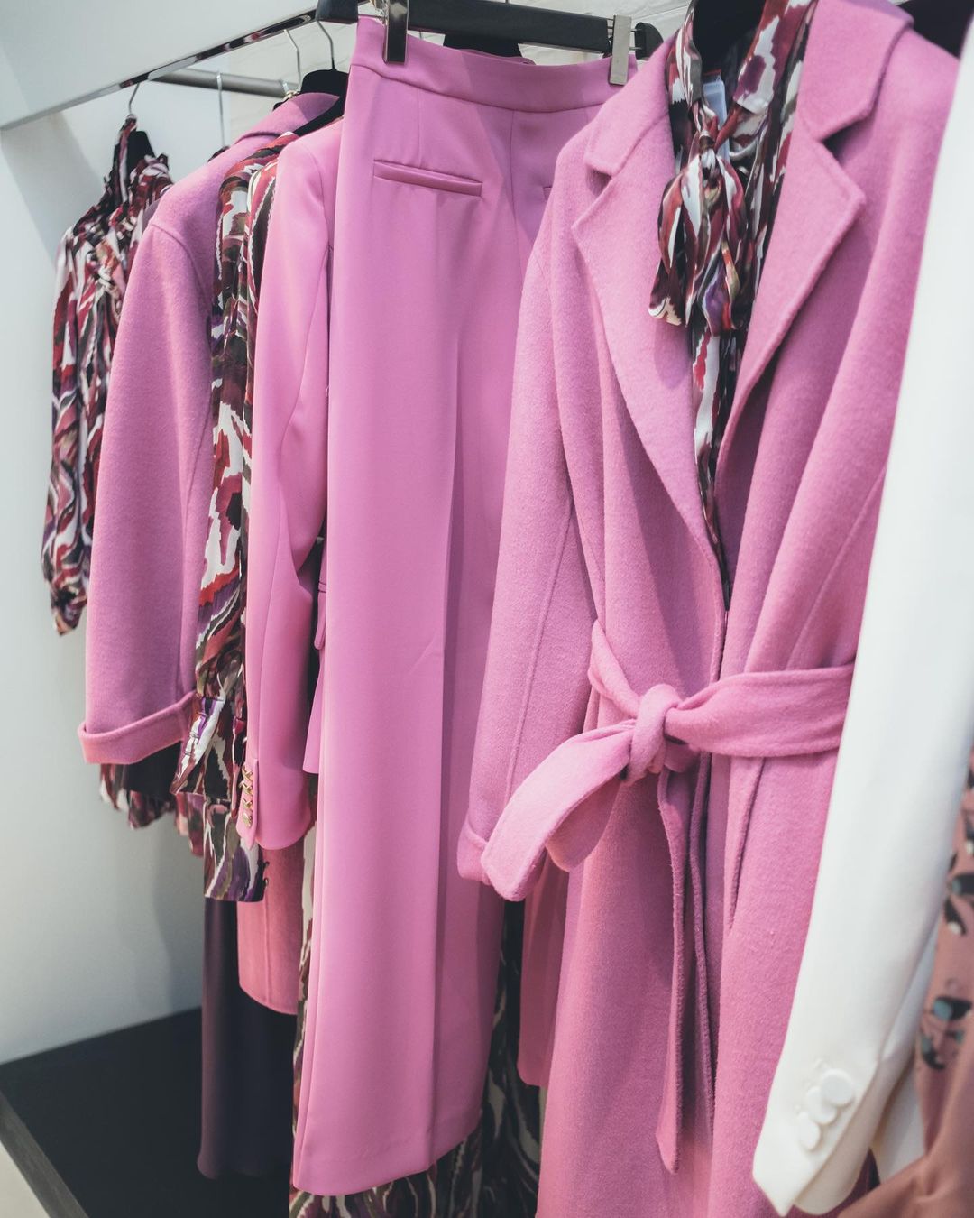 COME ABBINARE UN CAPPOTTO COLORATO: LE TENDENZE AUTUNNO INVERNO 2022 2