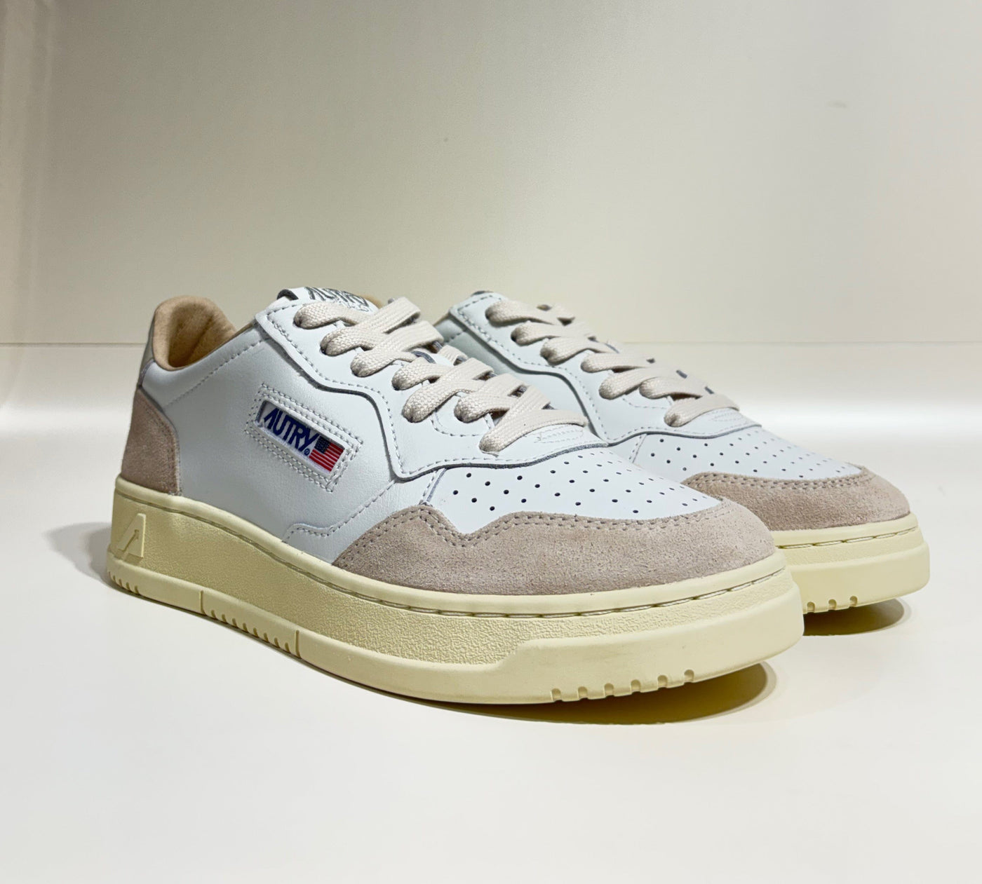 Autry Medalist Low Man Leat/Suede Wht/Pelic