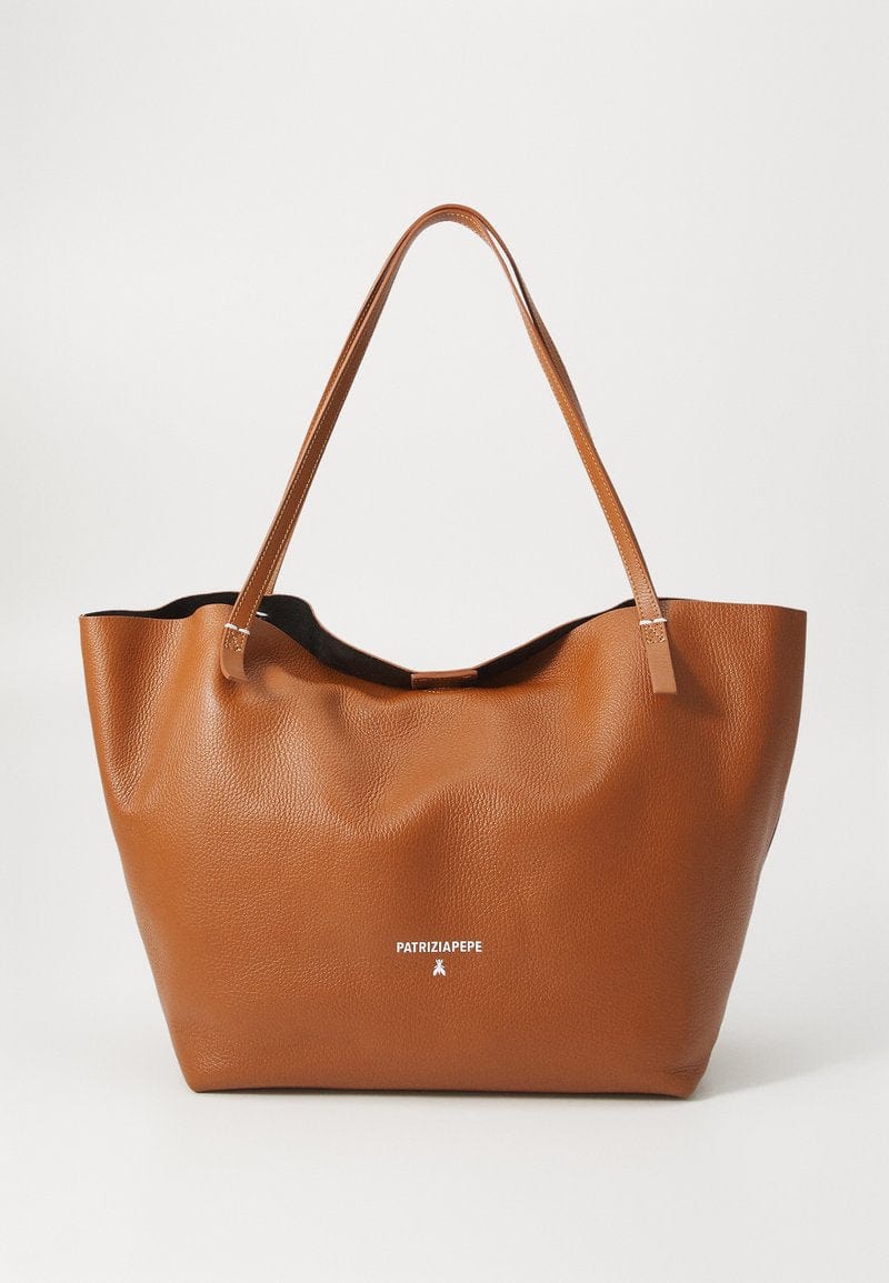 Patrizia Pepe Borsa shopping Never Complete in pelle martellata