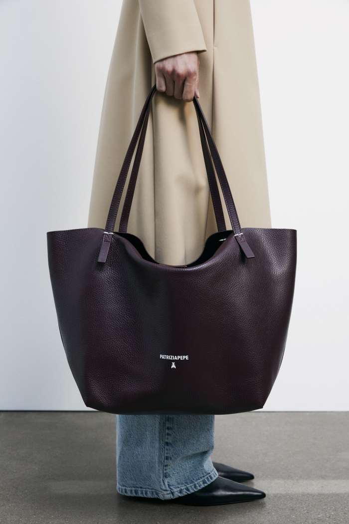 Patrizia Pepe Borsa shopping Never Complete in pelle martellata