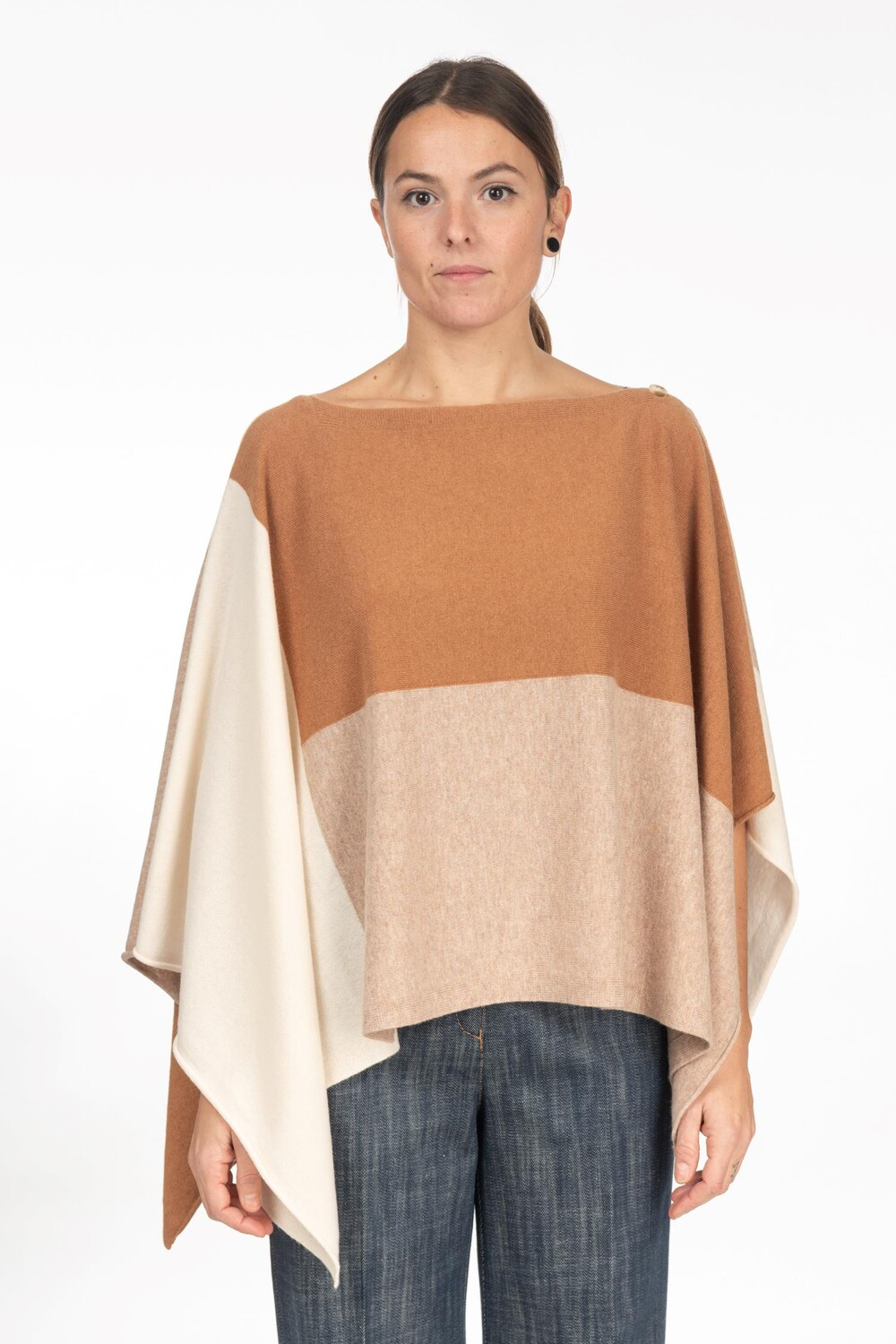 Diana Gallesi Poncho