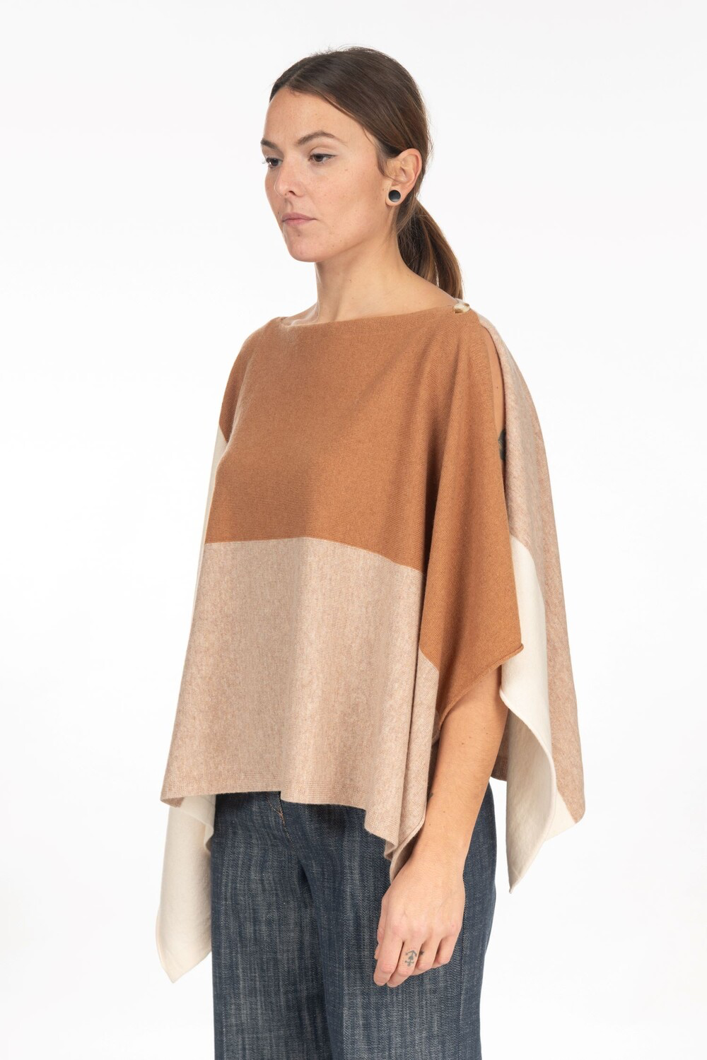 Diana Gallesi Poncho