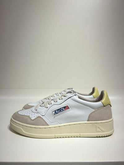 Autry Medalist Low Man Leather Suede White Lemgra