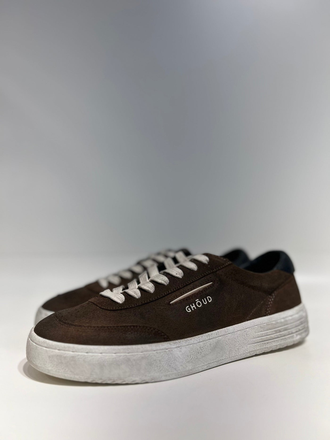 Ghoud Lido Brushed Low Man Suede Brown