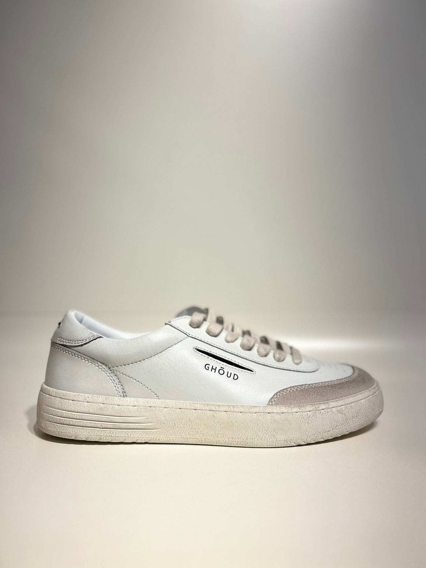 Ghoud Lido Brushed Low Man Leather Suede White