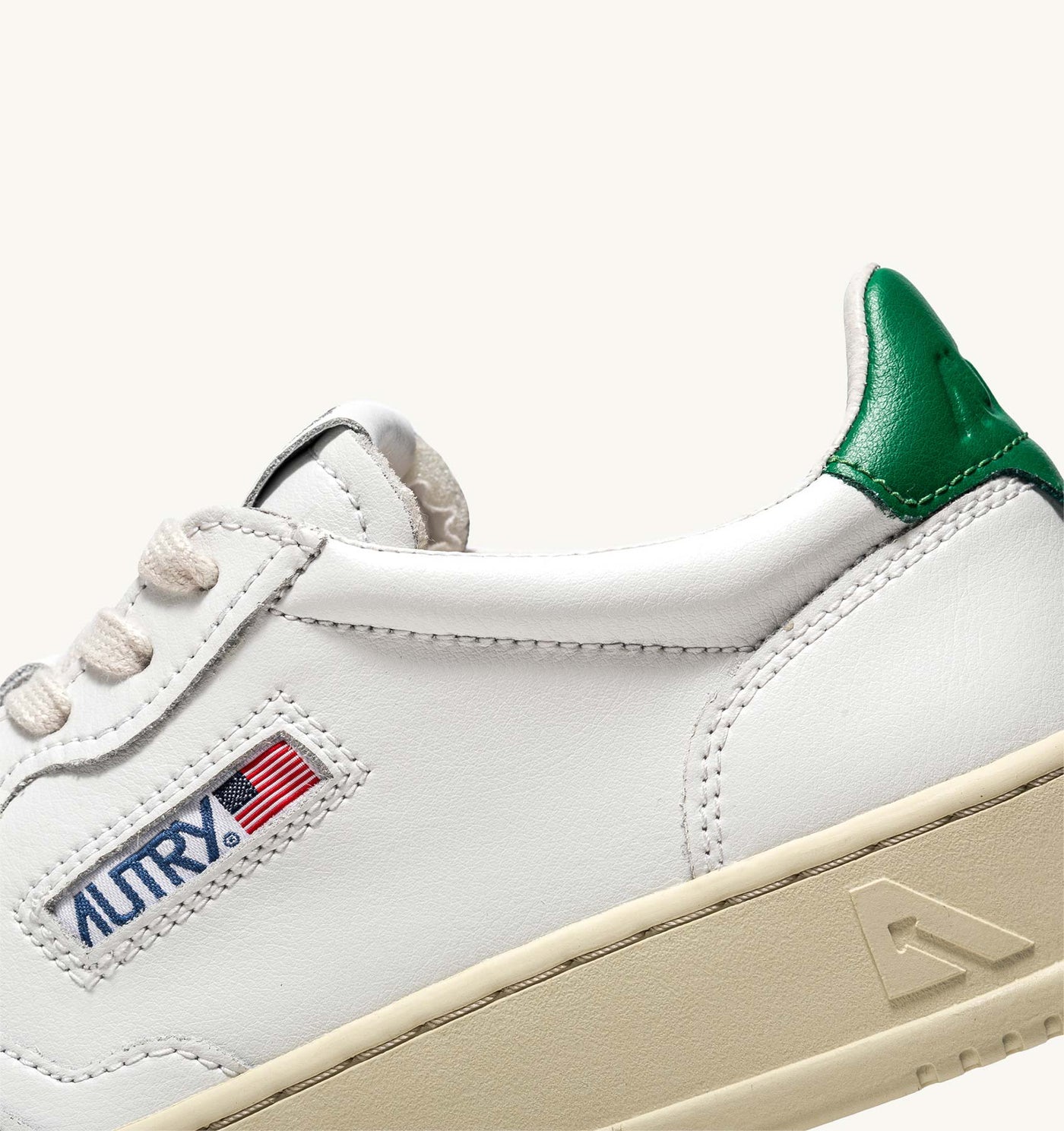 Autry Medalist Low Man Leather White Green