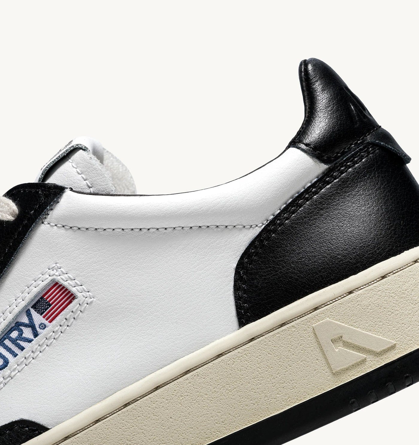 Autry Medalist Low Man Leat Wht/Blk